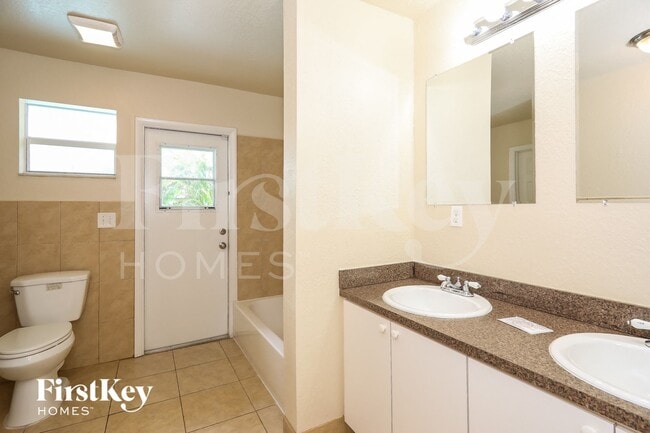 Building Photo - 4970 NW 12th St