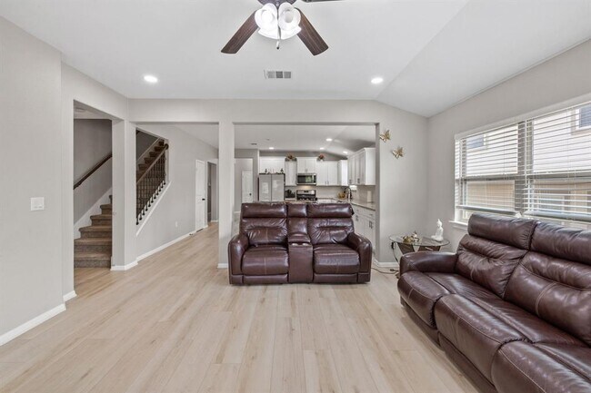Building Photo - 117 Fosini Cove
