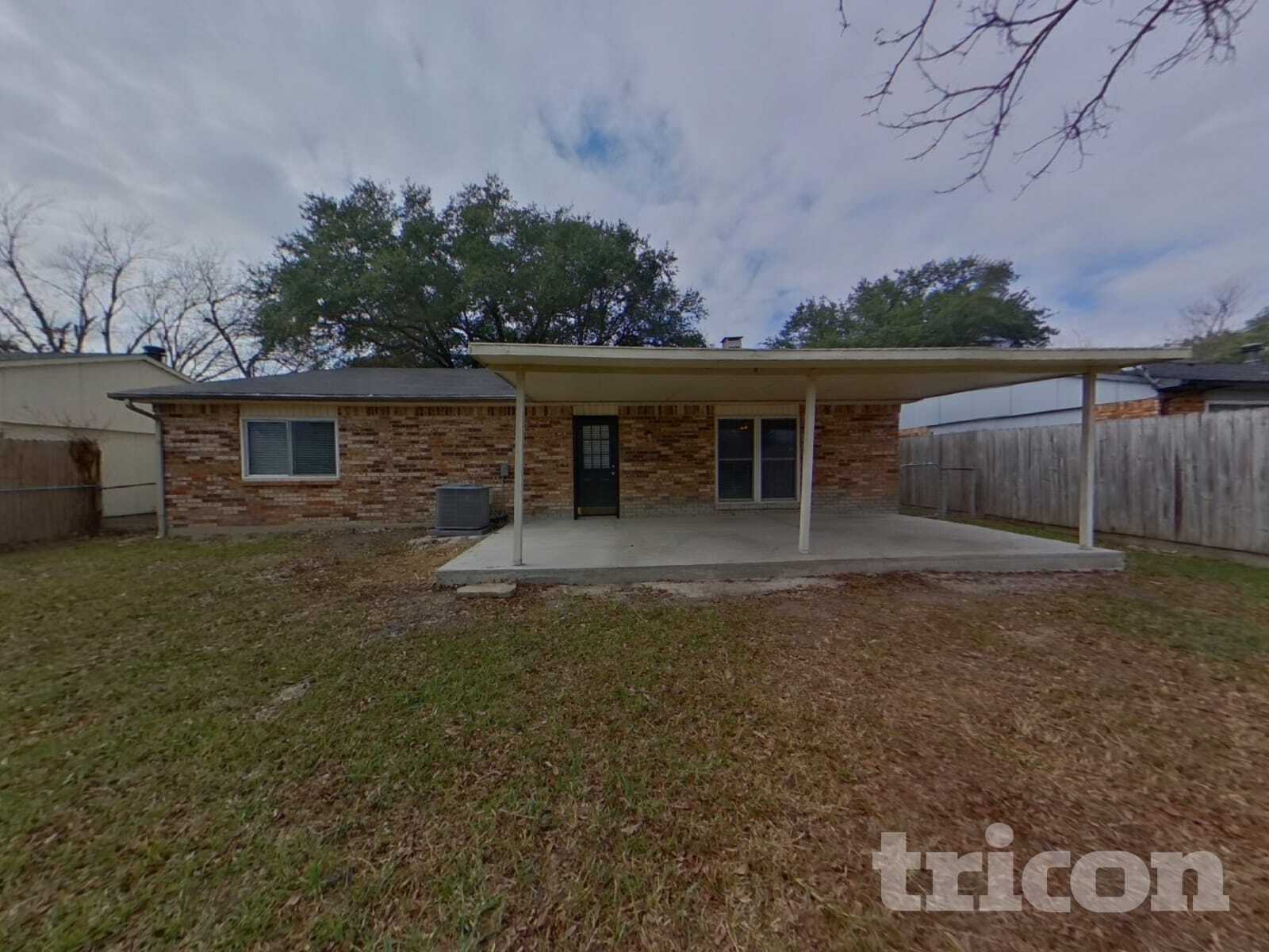 Building Photo - 6026 Lakecrest Dr