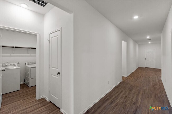 Building Photo - 1108 Mallow Rd