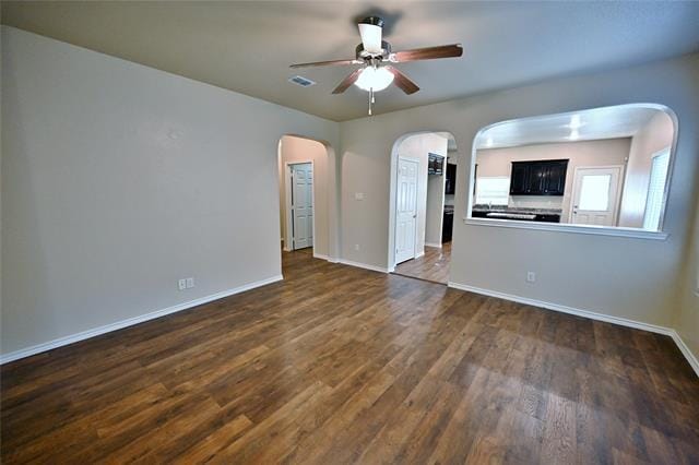 Building Photo - 916 Iona Dr