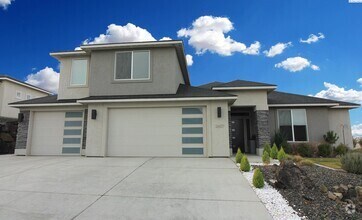 Building Photo - 4 Bed/3 Bath Home - Panoramic Views of the...