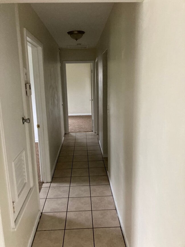 Building Photo - 2 Bed 2 Bath Home | Carport | Fenced Yard ...