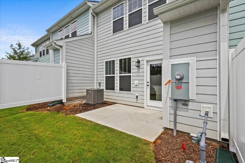 Building Photo - 208 Curhill Ln