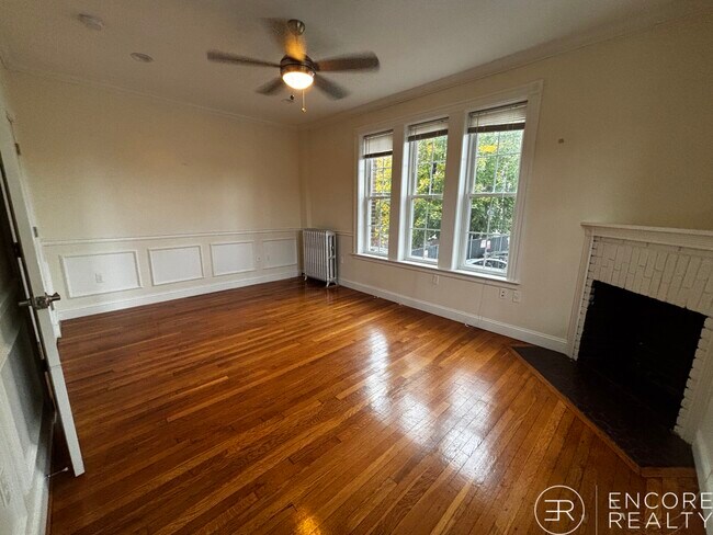 Building Photo - 15 Glenville Ave