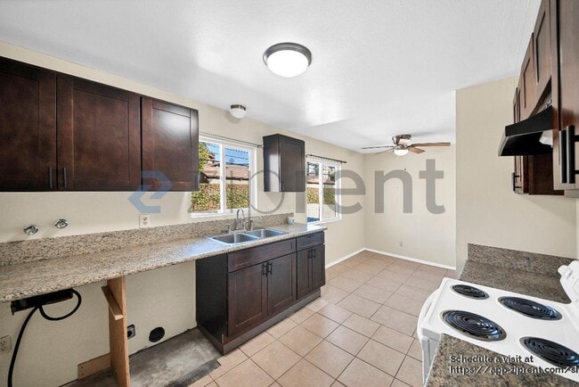 Building Photo - 2543 Hayes Dr