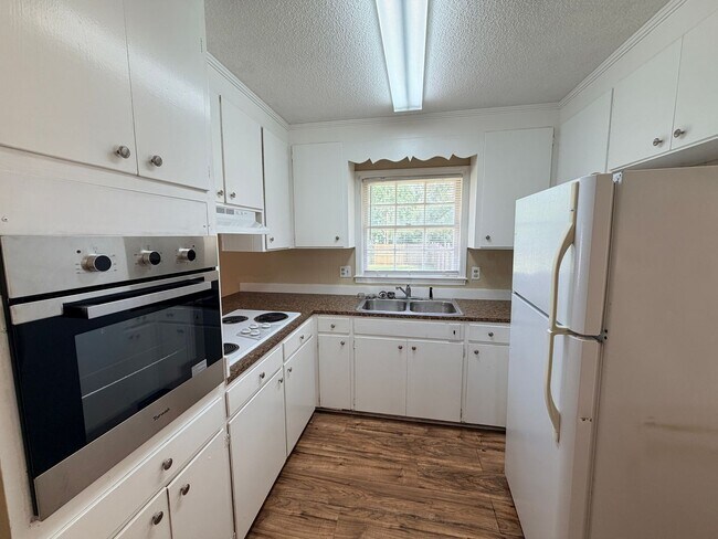 Building Photo - 3 Bedroom/2 Bath Home in Valdosta