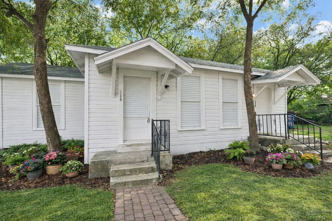 Building Photo - 113 S Olive St