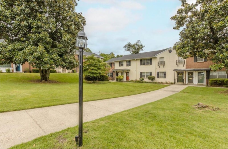 Building Photo - 2846 Walton Wy