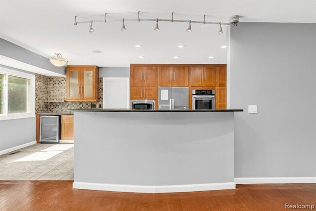 Building Photo - 36939 Heatherton Dr