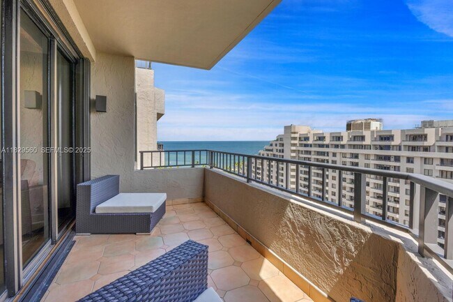 Building Photo - 251 Crandon Blvd