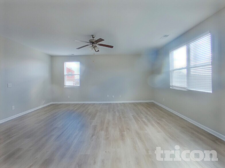 Building Photo - 753 Prominence Rd