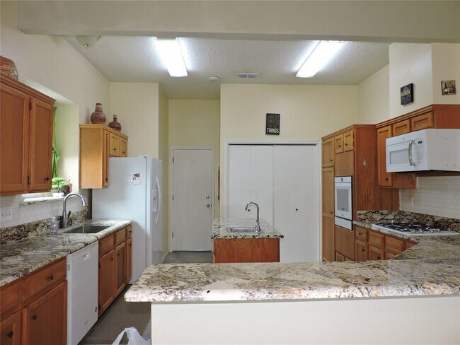 Building Photo - 12609 Deer Falls Dr