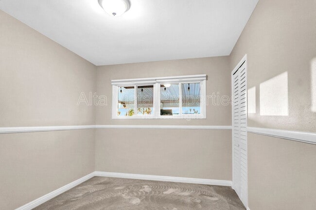 Building Photo - 120 Green Ave
