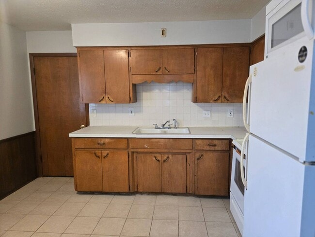 Building Photo - 2264 5th St SW