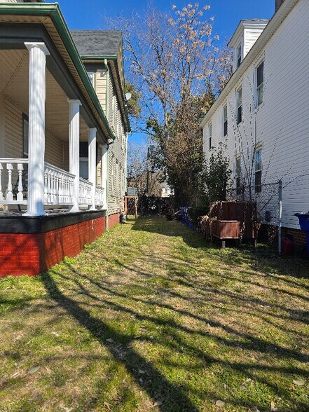 Building Photo - 116 Hardy Ave