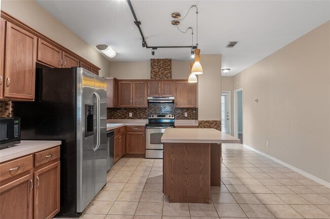 Building Photo - 10218 Berry Hill Ln