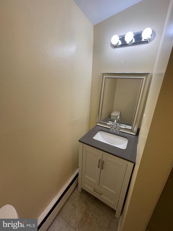 Building Photo - 1229 Crawford Dr