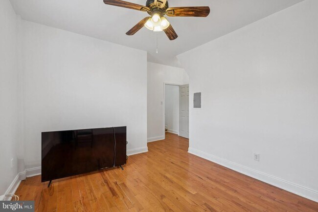 Building Photo - 2001 S 13th St