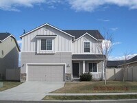 Building Photo - Walking distance to Settlers Park