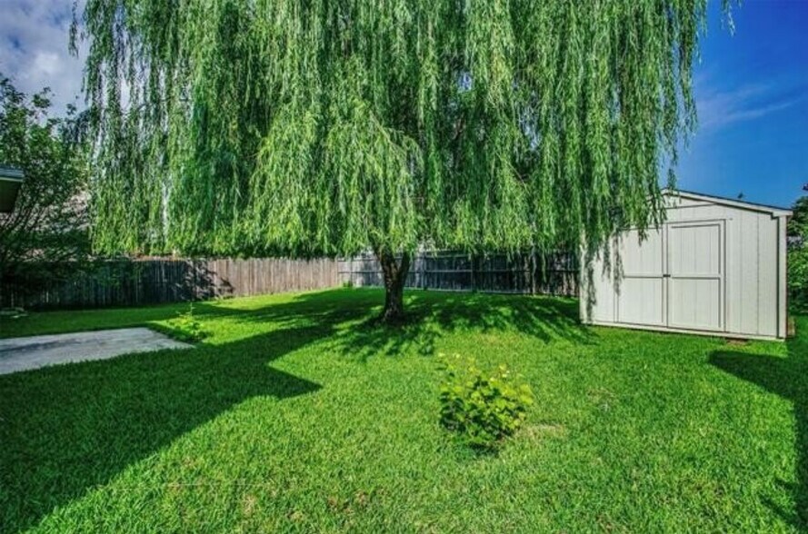 Building Photo - 11705 Pinyon Pine Dr