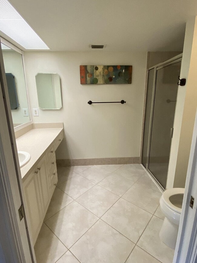 Building Photo - 5621 Coach House Cir