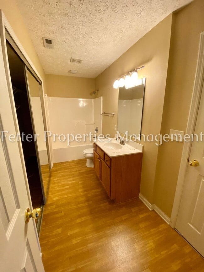 Building Photo - Eastside Evansville!!