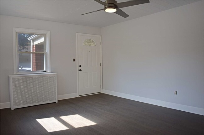 Building Photo - 905 Burchfield Rd