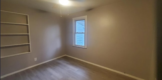 Building Photo - Charming 3-Bedroom Pet-Friendly Home with Modern Conveniences in Flint Charter Township!