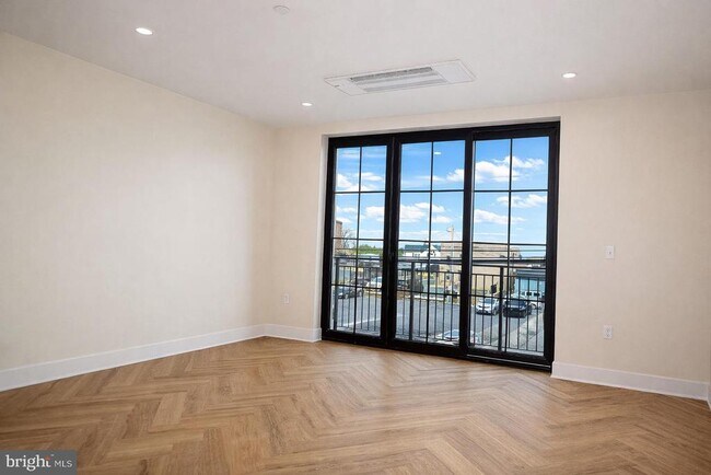 Building Photo - 128 N Bond St