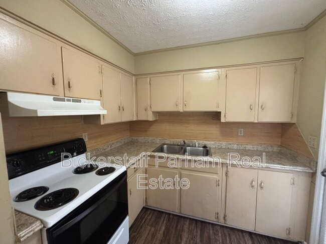 Building Photo - 4817 Josephine St