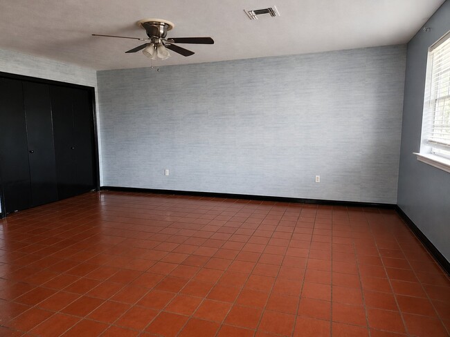 Building Photo - 137 18th St