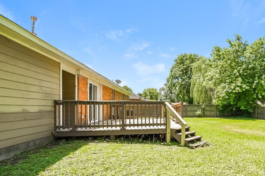 Building Photo - 7083 Layne Dr