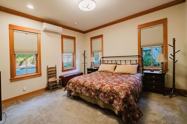 Building Photo - Impeccable Low Bank Bainbridge Waterfront Home with Private Dock