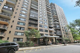 Building Photo - 201 St Pauls Ave