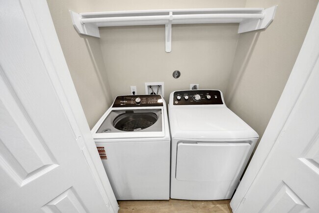 Building Photo - 5211 Amy St