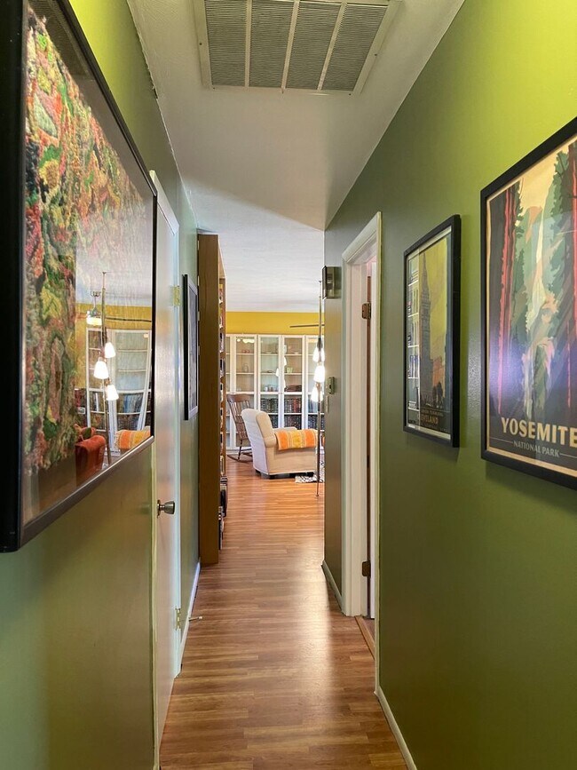 Building Photo - WEST LAFAYETTE....ALL UTILITIES INCLUDED & FULLY FURNISHED