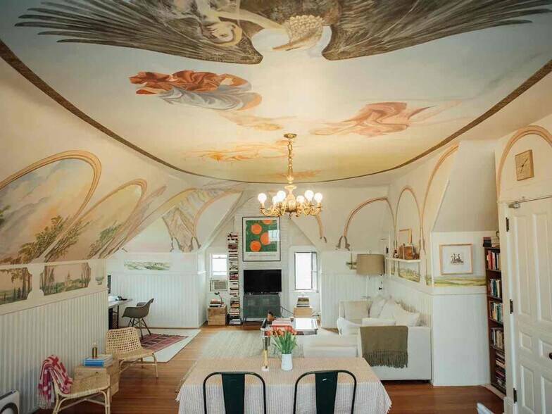 Building Photo - 1818 La Salle Ave