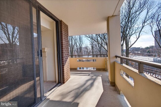 Building Photo - 1808 Old Meadow Rd