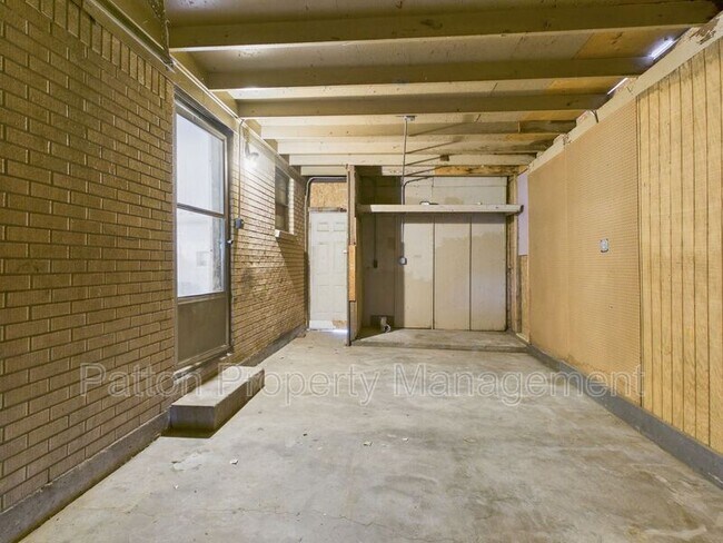 Building Photo - 3319 Teckla Blvd
