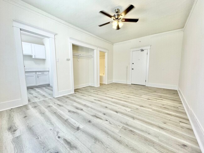 Building Photo - 341 S Alvarado St