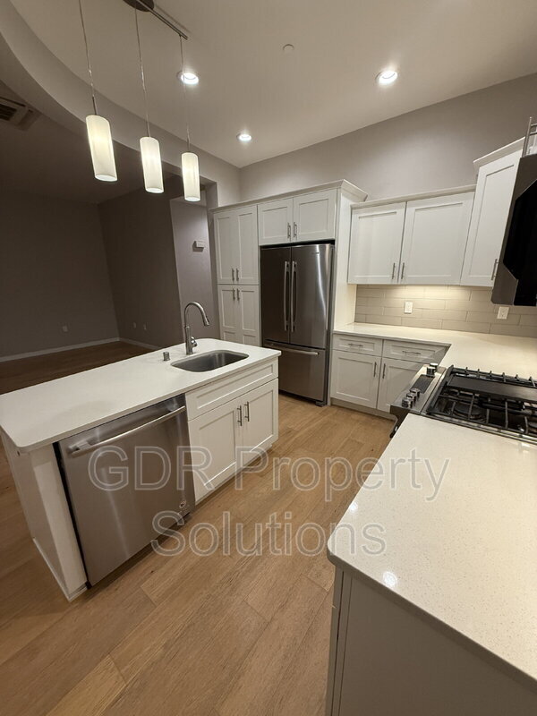 Building Photo - 3600 Central Ave SE