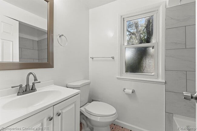 Building Photo - 10838 Nottingham Rd