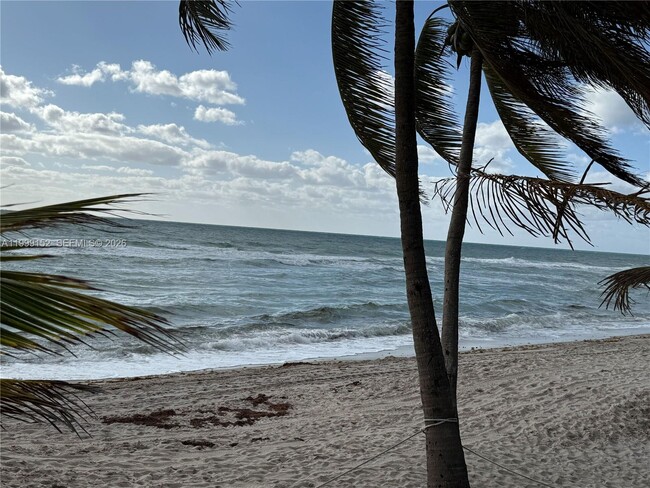 Building Photo - 2030 S Ocean Dr