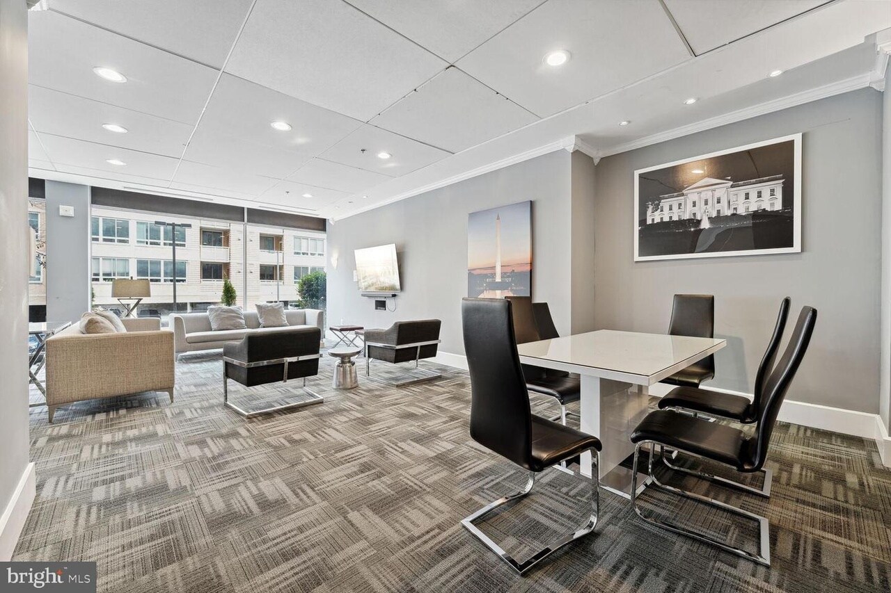 Building Photo - 800 4th St SW