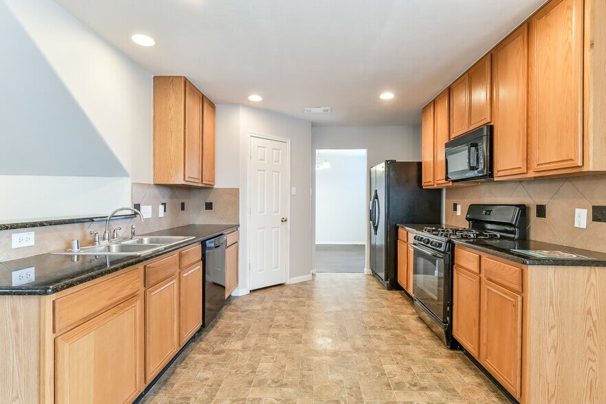 Building Photo - 25222 Barmby Dr