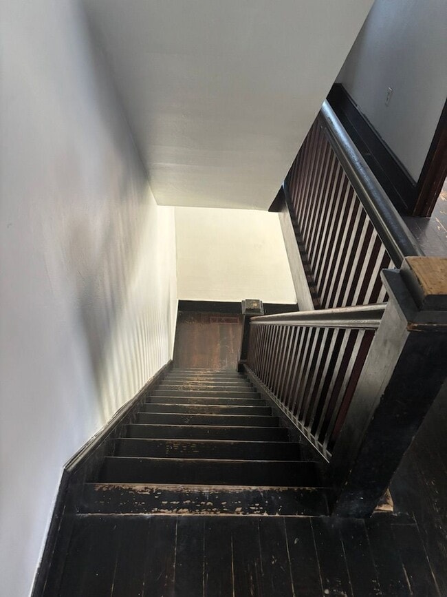 Building Photo - 3BR Single Family Rental  - Walk to Downto...