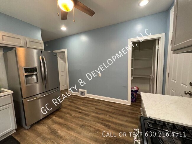 Building Photo - 4155 N Marmora Ave