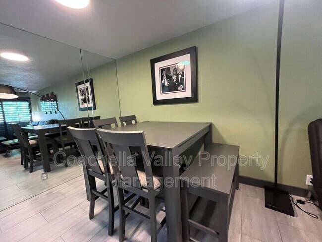 Building Photo - 2821 Los Felices Cir W