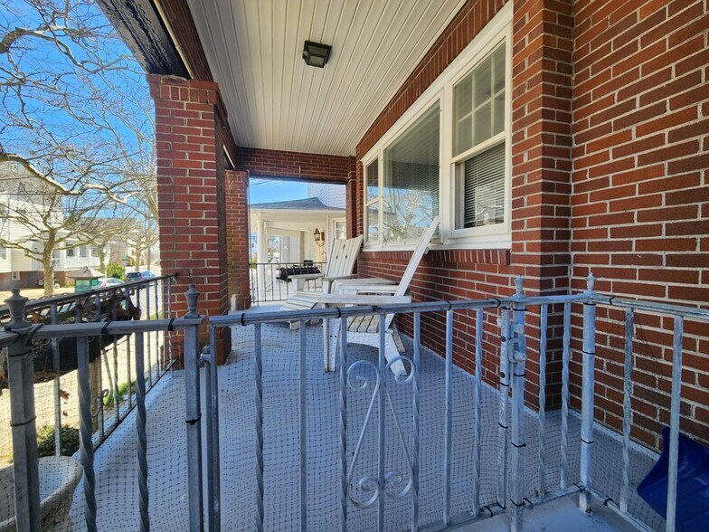 Building Photo - 20 S Marion Ave